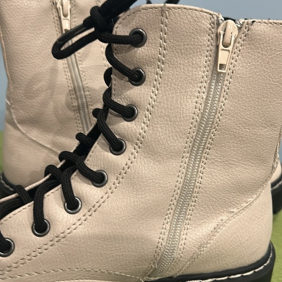 Sincerely Jules Harley Leather Moto Boots - Picture 7 of 11